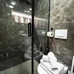 Nest Loft-2 Min From Toptani -fast Wifi * تيرانا