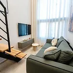Nest Loft-2 Min From Toptani -fast Wifi * טיראנה