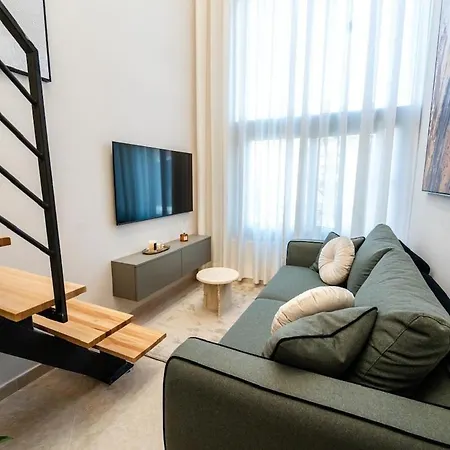 Nest Loft-2 Min From Toptani -fast Wifi * Tirana