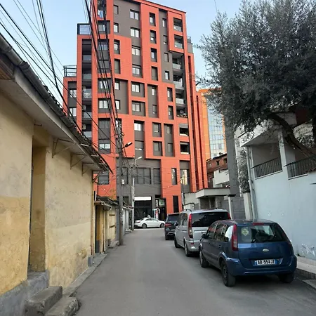 Nest Loft-2 Min From Toptani -fast Wifi Apartament
