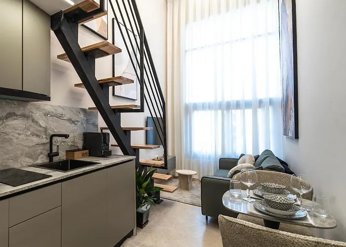 Nest Loft-2 Min From Toptani -fast Wifi * 地拉那