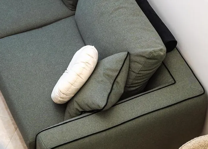 Nest Loft-2 Min From Toptani -fast Wifi 地拉那