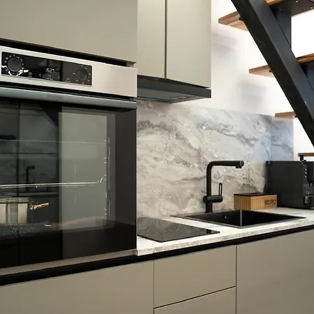 Nest Loft-2 Min From Toptani -fast Wifi Διαμέρισμα *