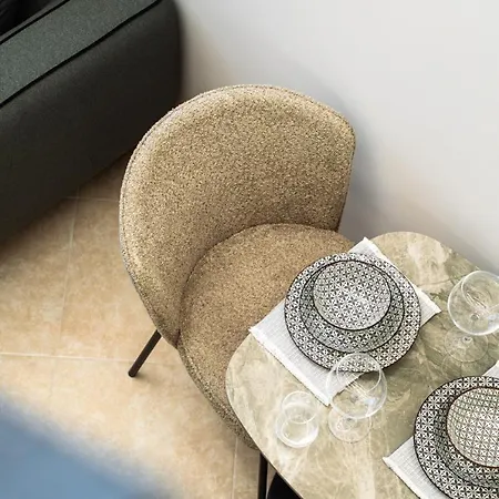 Nest Loft-2 Min From Toptani -fast Wifi