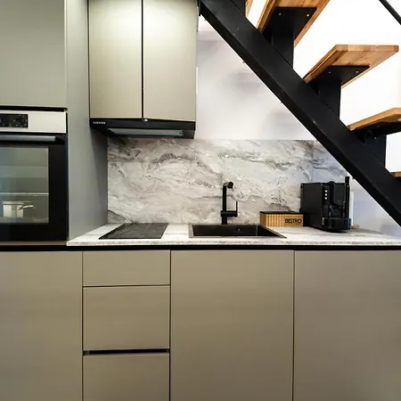 Appartement Nest Loft-2 Min From Toptani -fast Wifi *