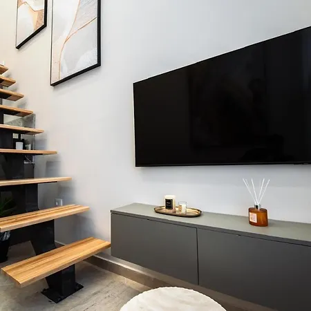 Διαμέρισμα Nest Loft-2 Min From Toptani -fast Wifi Τίρανα