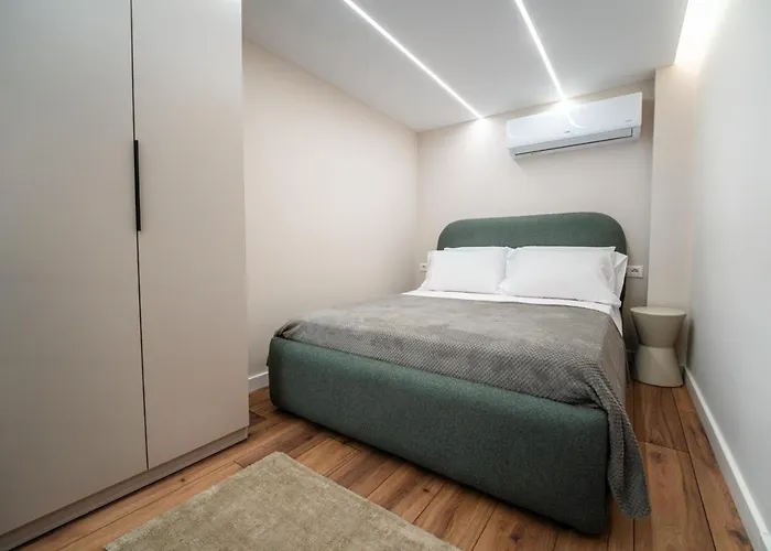 Nest Loft-2 Min From Toptani -fast Wifi Appartement Tirana