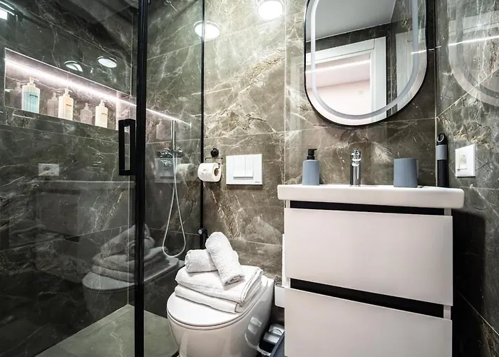 Nest Loft-2 Min From Toptani -fast Wifi Appartement