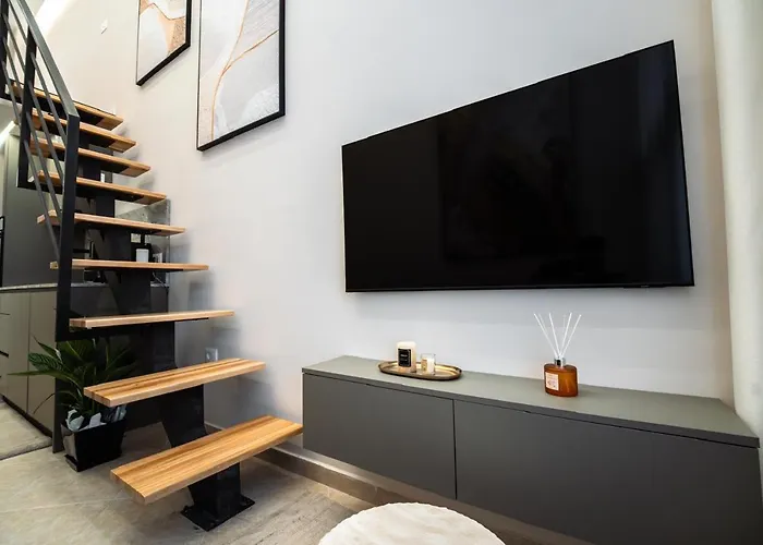 Appartement Nest Loft-2 Min From Toptani -fast Wifi Tirana